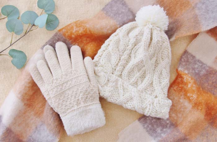 手袋とマフラーと帽子